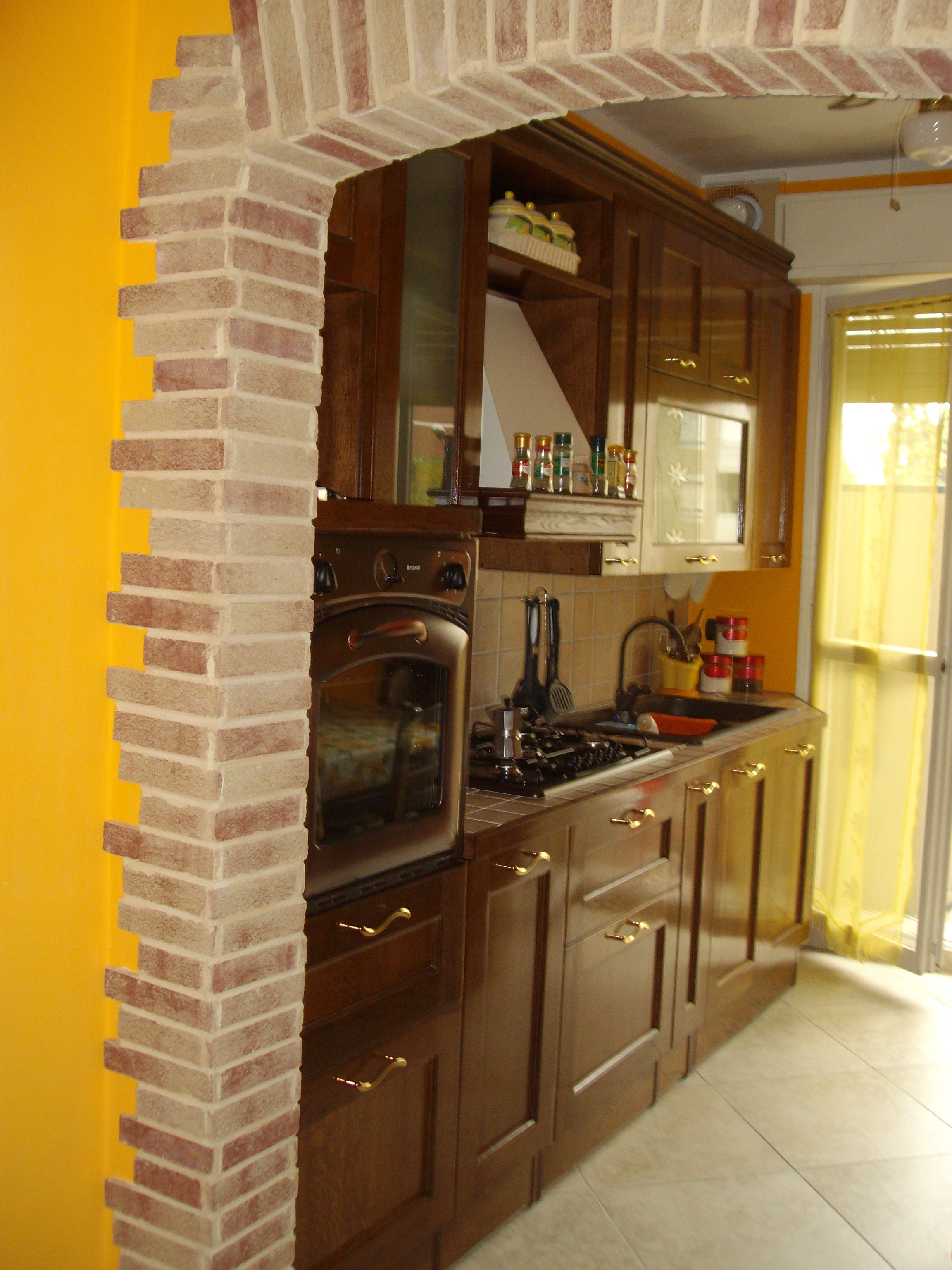 Cucine con arco: cucine su misura in rovere con arco muratura ... Cornici arco interne in polistirolo