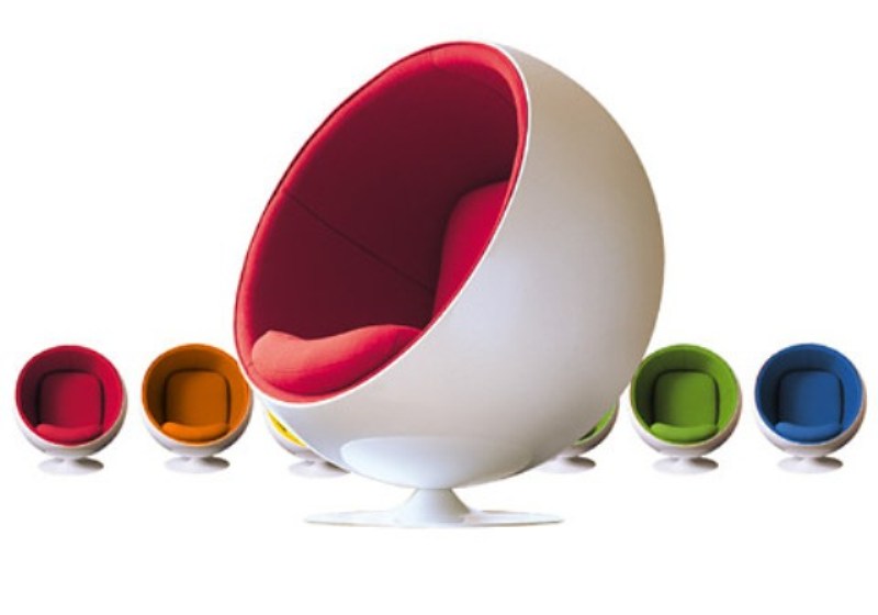 7La Ball Chair invece è uno dei grandi classici del design anni ’60 e fu disegnata da Eero Aarnio nel 1963.