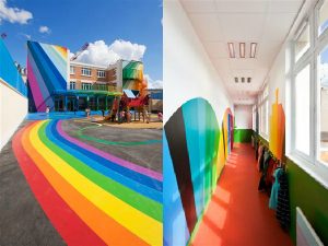 Palatre & Leclère  fatto questo spettacolare rimodellare sul Ecole Maternelle Pajol nel 18 ° arrondissement di Parigi.