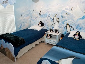 Penguin-Bedroom-Twin-Theme-for-Kids