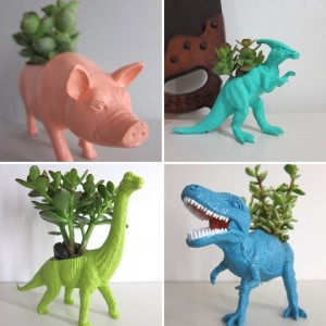 fai da te I vecchi  dinosauri con cui i vostri bimbi giocavano a Jurassic Park possono diventare originalissimi vasi per le piante