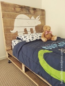 letto dinosaur-pallet-bed