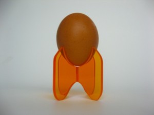 basta poco per sognare e per trasformare un uovo in una navicella spaziale rocketeggcup su vanilladesignstore.storenvy.com