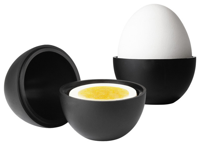 egg cup di normann copenhagen Utilizzando la forma naturale del uovo come un portauovo era un'idea ovvia a Mikal Harrsen
