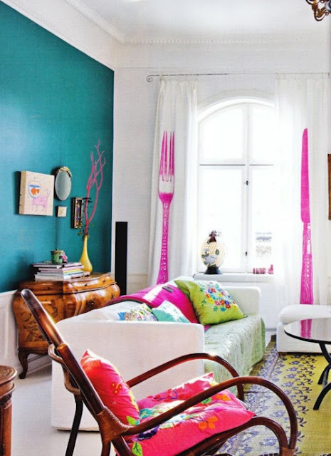 salotto bohemian-interiors-color-curtains