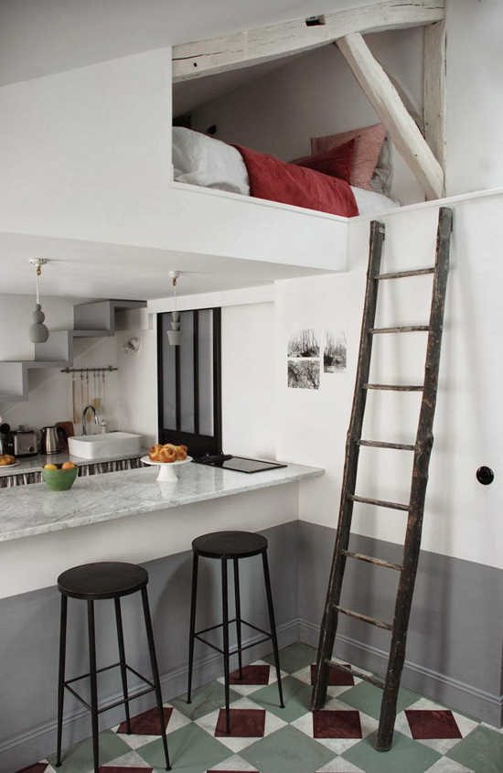 fascione battiscopa altoMini-appartamento-Parigi-cucina