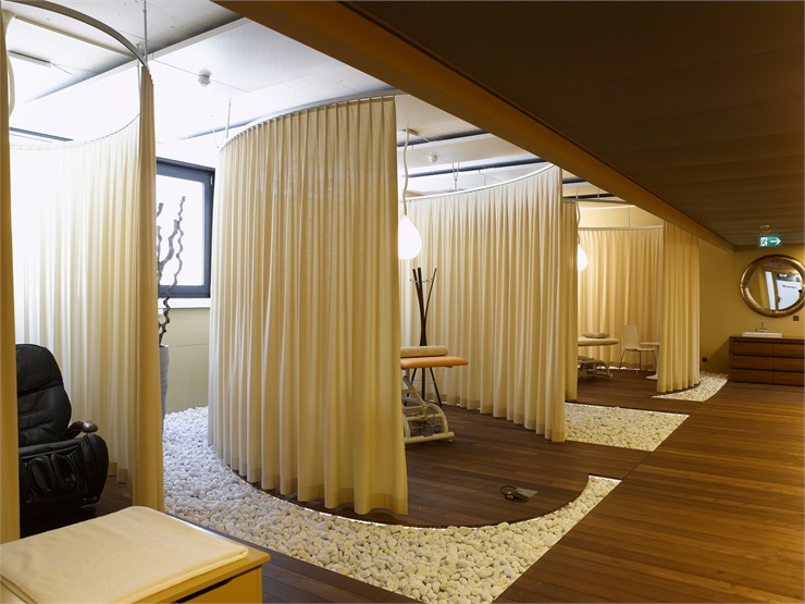 8 modi per usare un paravento o separè architettura e design a roma Separe open space