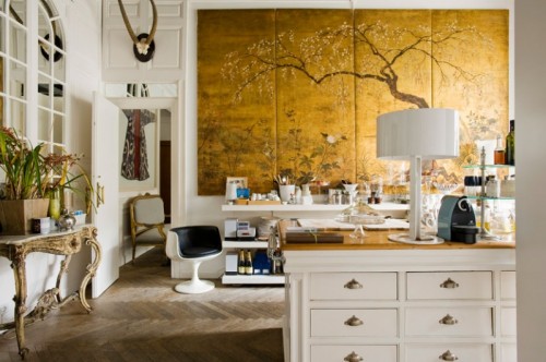 bianco-e-oro-using-gold-in-interior-decorating-1-500x332