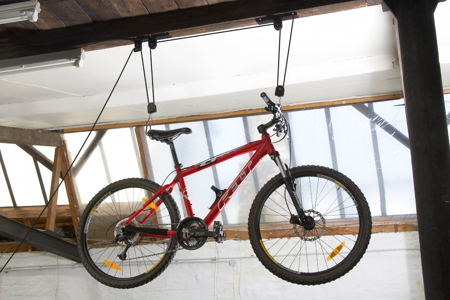 . AMAZON Masidef 9335800 Portabici Sollevatore per Bici a Soffitto 11.85€