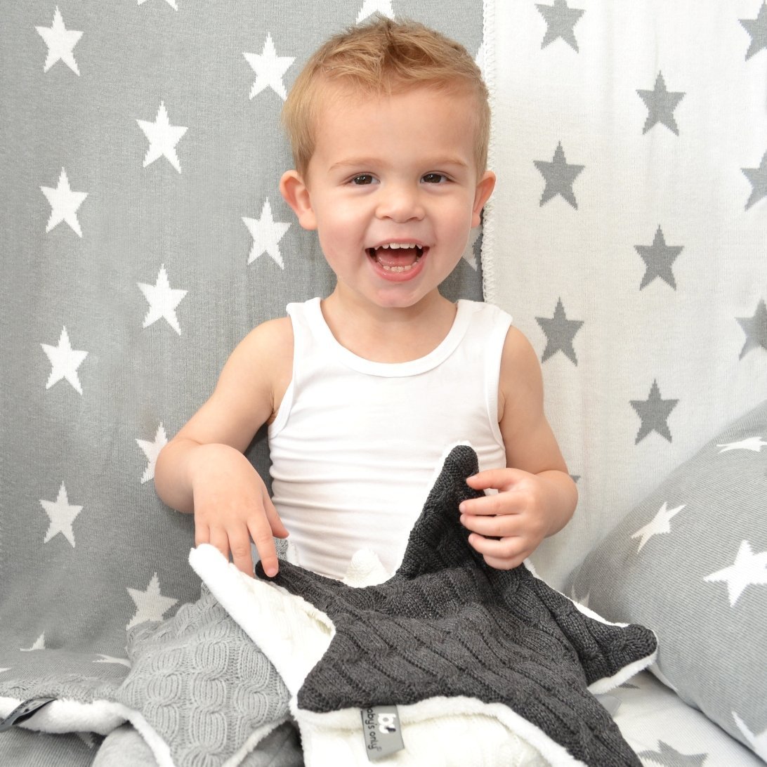 .amazon Baby’s Only – Copertina bimbo a forma di stella, lavorata a maglia con fodera teddy