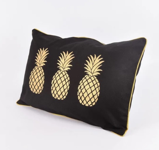 Arredare con le ananas, saluto all’estate. - image cuscino-in-tela-di-cotone-49x29.5-su-trouva-1 on http://www.designedoo.it