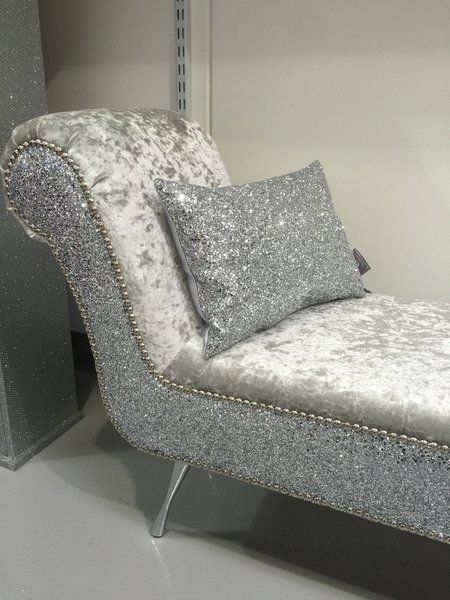 Tendenza 2020 glitter nella moda e nell’arredamento - image 4066586e10cfd6ab4b1d021a9d7fd07d-chaise-lounge-bedroom-glitter-furniture on http://www.designedoo.it