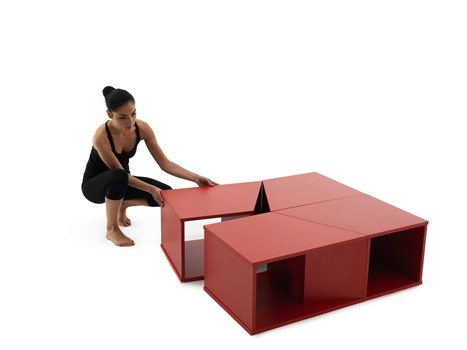 Progettazione d’interni - image tavolino-campeggi-tavolino-chit-chat-trasformabile-in-sedia-1 on http://www.designedoo.it