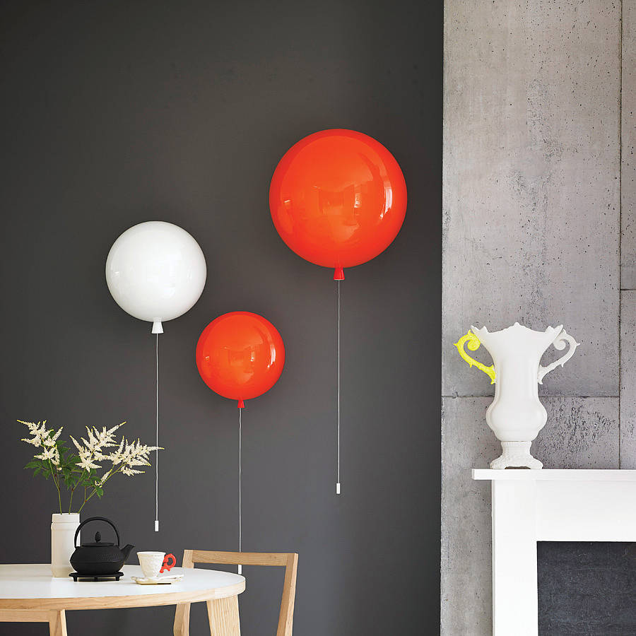 Come arredare il proprio appartamento con un budget ridotto e tanta creatività - image luce-original_memory-balloon-wall-light on http://www.designedoo.it