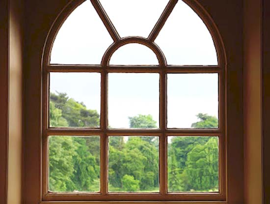 Infissi nuovi e moderni: quali sono tutti i vantaggi? - image finestre-in-legno on http://www.designedoo.it