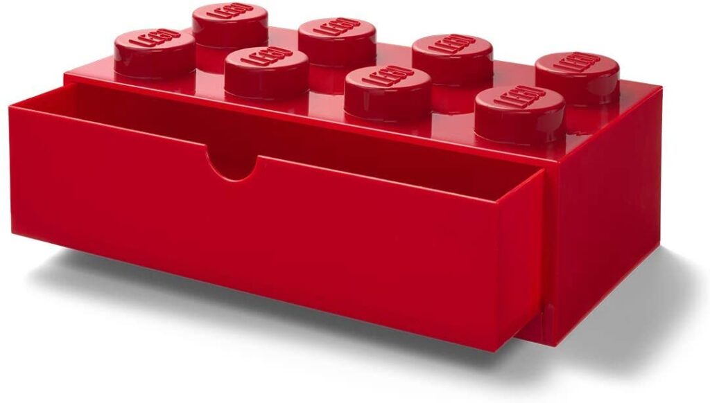Trend allert: LEGO mania - image amazon-Room-Copenhagen-40211731-Lego-Cassettiera-impilabile-con-8-pomelli-Rosso-8-Bottoni-1024x582 on http://www.designedoo.it