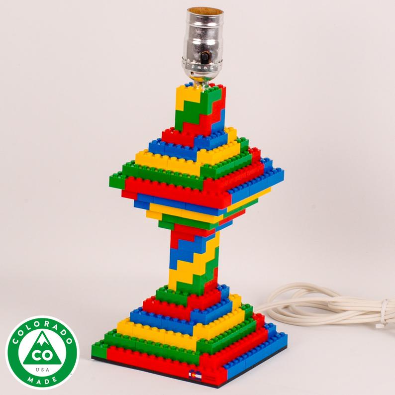 Trend allert: LEGO mania - image base-lampada-di-MRBrickDesigner on http://www.designedoo.it